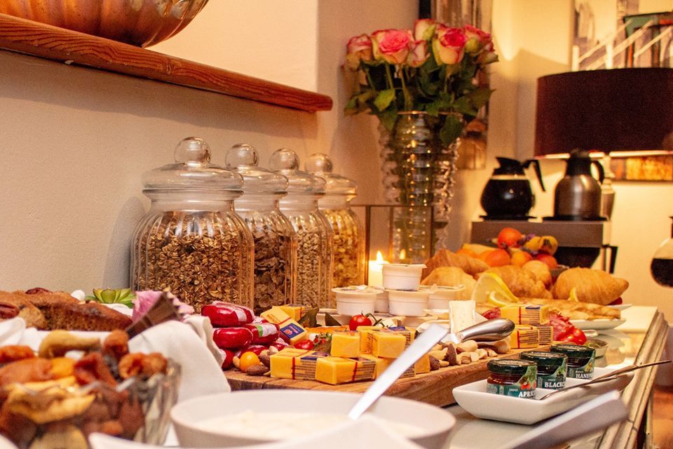 If you are looking for good, wholesome home cooking flavoured with elegance, look no further! If you are looking for good, wholesome home cooking flavoured with elegance, look no further!